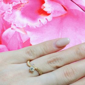 【アイプリモ(I-PRIMO)の口コミ】 婚約指輪にジェミニを買ってもらいました。可愛くって珍しいデザインのた…