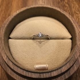 【COLANY(コラニー)】の口コミ プロポーズするために婚約指輪を購入しました。どのデザインにするか悩みま...