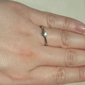 【ギンザタナカブライダル(GINZA TANAKA BRIDAL)の口コミ】 プラチナの質感が非常にきれいで上品です。シンプルでスタンダードなデザ…