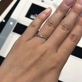 【I's stone(アイズストーン)の口コミ】 ウェーブのものを探していて、いくつか見てみた中で、ダイヤモンドの輝き…