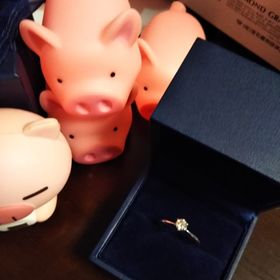 【銀座ダイヤモンドシライシの口コミ】 プロポーズ専用リングというところでベストだと思ったから。また、シンプ…