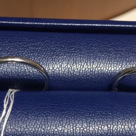 【銀座ダイヤモンドシライシの口コミ】 デザインが細身で指輪細く見せてくれて、ダイヤモンドの輝きがとても輝い…