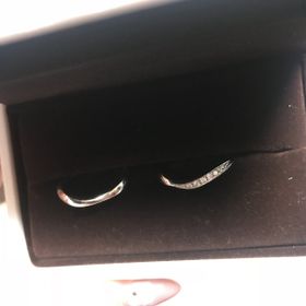 【アイプリモ(I-PRIMO)の口コミ】 ダイヤのつきかたと、指が細く見えるウェーブしたデザインが決め手でした…