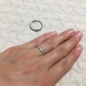 【festaria bijou SOPHIA(フェスタリア ビジュソフィア)の口コミ】 少しカーブがかっている形の指輪が好みかと思っていて、とりあえず気にな…