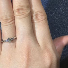 【ROYAL ASSCHER(ロイヤル・アッシャー)】の口コミ なんといってもロイヤル・アッシャー独自のカッティングであるロイヤル・ア...