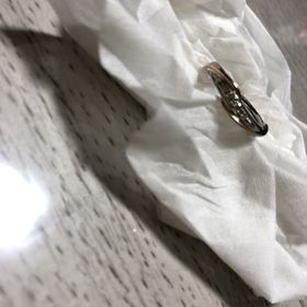 【アイプリモ(I-PRIMO)の口コミ】 キラキラと光って可愛かったのと、華奢なのが欲しかったので相談したとこ…