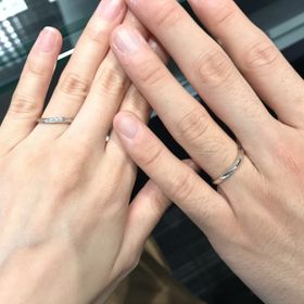 【ラザール ダイヤモンド(LAZARE DIAMOND)の口コミ】 2人で好きなデザインを決めたところ、シンプルなリングよりも、ウェーブや…