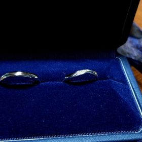 【銀座ダイヤモンドシライシの口コミ】 自分の悩み:指が太く短い、イエローベースで肌色黒めなのでプラチナの色と…