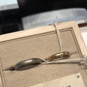 【YUKA HOJO(ユカホウジョウ)の口コミ】 マット加工なので、大人っぽくクールな印象を受けました。
私は輝きのある…