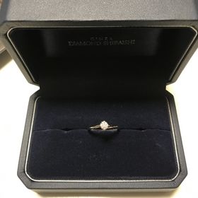 【銀座ダイヤモンドシライシの口コミ】 新婦がシンプルで着け心地の良い物が良いと言っていたので色々探していた…