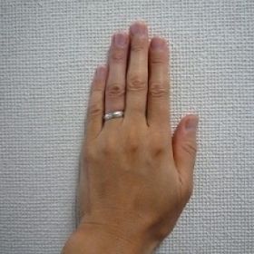 【グッチ(GUCCI)の口コミ】 シンプルで使い勝手が良くてペアで妻とも使えるのでとても気に入っていま…