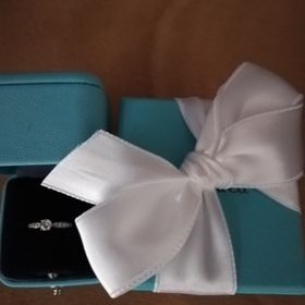 【ティファニー(Tiffany & Co.)の口コミ】 結婚指輪にも同じライン、ティファニーハーモニーがかり、一緒につけると…