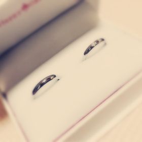 【Happiness＆Dの口コミ】 最初からとてもシンプルなデザインにしたくて、ダイヤモンドが一粒だけの…