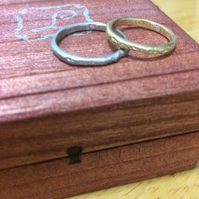 【Lovignette(ラヴィネット)の口コミ】 日常生活や仕事中でも違和感なく、つけられる指輪を希望しており、
あまり…