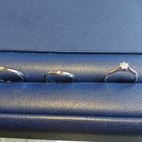 【銀座ダイヤモンドシライシの口コミ】 一生に一回の婚約指輪を買うならダイヤモンドの専門店にしようと決めてい…