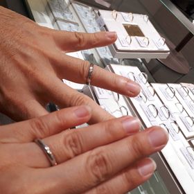 【アイプリモ(I-PRIMO)の口コミ】 鍛造リングであることがウリのブランドでした。他店舗の似たデザインより…