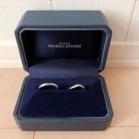 【銀座ダイヤモンドシライシの口コミ】 ・結婚式場提携の割引で安く手に入った。
・ウェーブのデザインが気に入っ…