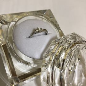 【アイプリモ(I-PRIMO)の口コミ】 プロポーズでもらいました！
とてもきれいで幸せな気持ちになります！
指…