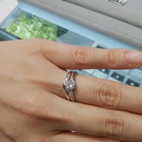 【宝寿堂(ほうじゅどう)の口コミ】 似合う指輪をアドバイスしていただき、私の指が綺麗に見えるS字のラインを…