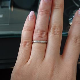 【エクセルコダイヤモンド(EXELCO DIAMOND)の口コミ】 鳥の羽をイメージした指輪で幸せを運ぶという意味があるそうです。この指…