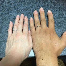 【4℃ BRIDAL(ヨンドシーブライダル)の口コミ】 最初はシンプルな物を探していましたが、試着すると石付きに抵抗あった私…