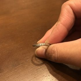 【銀座ダイヤモンドシライシの口コミ】 頭で描いていた形の指輪があったため。プラチナの素材感やダイヤのあしら…