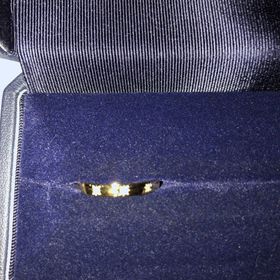 【銀座ダイヤモンドシライシの口コミ】 指に通すのが滑らかで取り外しがしやすいです。
デザインもたくさんあり自…