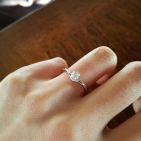 【アイプリモ(I-PRIMO)の口コミ】 リングの形が単純な丸ではなく、真ん中に少しへこみがあることによって、…