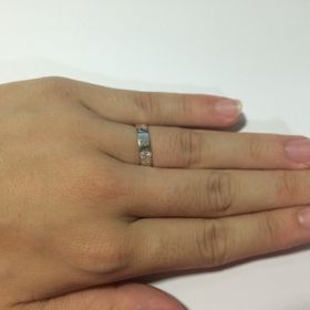 【グッチ(GUCCI)の口コミ】 一見シンプルに見えますが小さなGUCCIのマークがいっぱいあり、かわいいな…