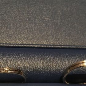 【銀座ダイヤモンドシライシの口コミ】 シンプルなデザインが豊富でしたので、良い意味で絞り込むのが大変でした…