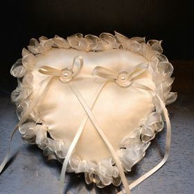 【Something Blue(サムシングブルー)の口コミ】 夫婦の誕生月が同じ9月で、結婚記念日も9月だったので誕生月の石が入った…