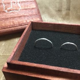 【Lovignette(ラヴィネット)の口コミ】 指輪を購入するにあたり普段使いの出来るシンプルなデザインのものを探し…