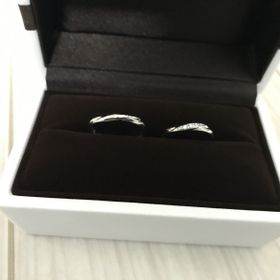 【アイプリモ(I-PRIMO)の口コミ】 婚約者と店舗へ行き、婚約指輪と同じくシンプルかつ上品な指輪を求めてい…