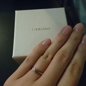 【アイプリモ(I-PRIMO)の口コミ】 ・シンプルで飽きが来なさそうな点
・リングが細いので、指が華奢に見える…