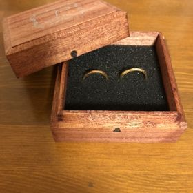 【Lovignette(ラヴィネット)の口コミ】 長く着用する物であるため飽きの来ないシンプルなデザインの物を、と探し…