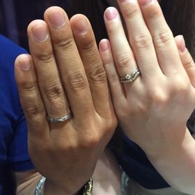 【AFFLUX(アフラックス)の口コミ】 私はダイヤがついているのがよく、旦那のほうは、ダイヤがついているとこ…