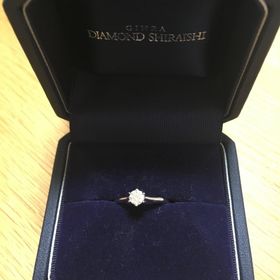 【銀座ダイヤモンドシライシの口コミ】 ほかの指輪では見ていてあまりピンとこなかったですが、手と手を重ねたよ…