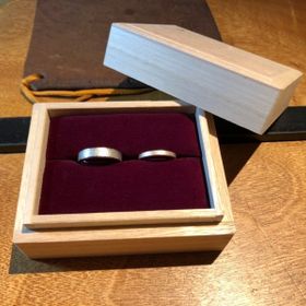 【ichi(イチ)の口コミ】 歳をとっても身につける指輪として、シンプルな指輪を探していました。
そ…