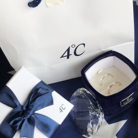 【4℃ BRIDAL(ヨンドシーブライダル)の口コミ】 指が太く本当は欲しかったものがはいらず諦めていましたが、店員さんのオ…