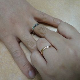 【アトリエ春の口コミ】 既製品も沢山あるのですが、オリジナルの指輪が自分でデザインから考えて…