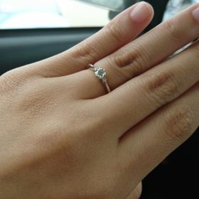 【アイプリモ(I-PRIMO)の口コミ】 横から見ると、指輪の土台部分がハートになっているので、甘すぎるのは苦…