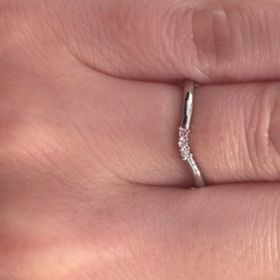 【アイプリモ(I-PRIMO)の口コミ】 ストレートラインのものを探していましたが、実際に試着してみるとカーブ…