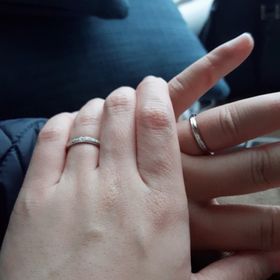 【ラザール ダイヤモンド(LAZARE DIAMOND)の口コミ】 ダイヤが綺麗であること、ストレートデザインが綺麗であることがおおきな…