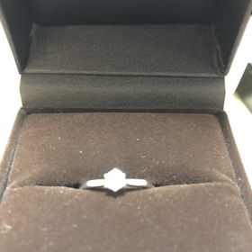 【アイプリモ(I-PRIMO)の口コミ】 高いものは買えないので、安めのものを探しました。同価格帯の指輪を、試…