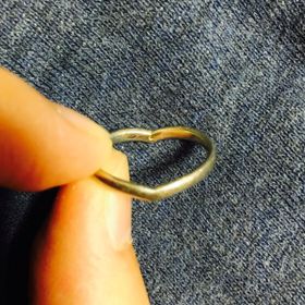 【STAR JEWELRY(スタージュエリー)の口コミ】 ハートの形が可愛らしくて一目惚れしました。女性の方はダイヤもついてい…