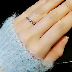 【銀座ダイヤモンドシライシの口コミ】 つける向きによって華やかにもシンプルにもなる機能性に惹かれました。日…