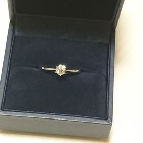 【エクセルコダイヤモンド(EXELCO DIAMOND)の口コミ】 サプライズを相手に渡したかったので、婚約指輪を探していました。最初は…