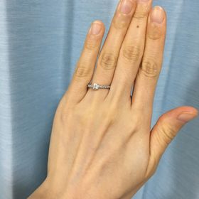 【中里宝石】の口コミ とても自身の指に馴染むデザインであり、シンプルで、かつ伝統的なデザイン...