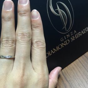 【銀座ダイヤモンドシライシの口コミ】 結婚指輪を探しに訪れた最初のお店でした。
指輪のフィット感にこだわって…