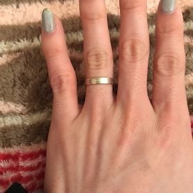 【ミルフローラ(Milluflora)の口コミ】 コンビの指輪ですがゴールドのデザインがよかったのでこちらにしました！…